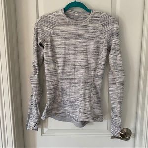 Long sleeve lululemon size 6